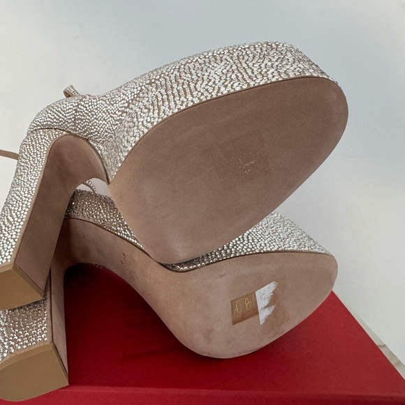 VALENTINO GARAVANI
Tan-Go Platform Pumps 155 New Box size IT 41 - Picture 14 of 16